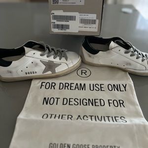 Like new Golden Goose superstar. Only wore once too big.